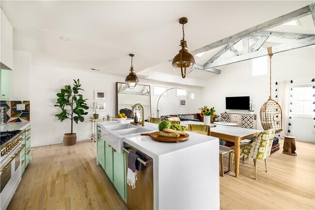 Foto del edificio - 970 Charles Allen Dr NE