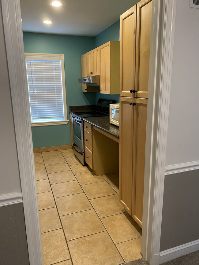 Kitchen - 7221 Amherst Ave