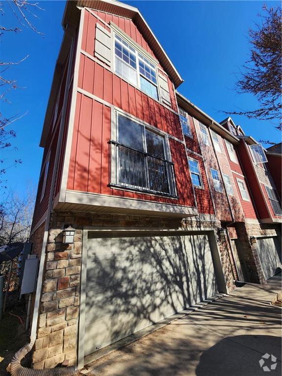 Building Photo - 2858 W Redstone Dr