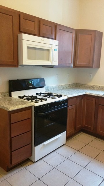 Kitchen - 3225 Joe Hammer Square