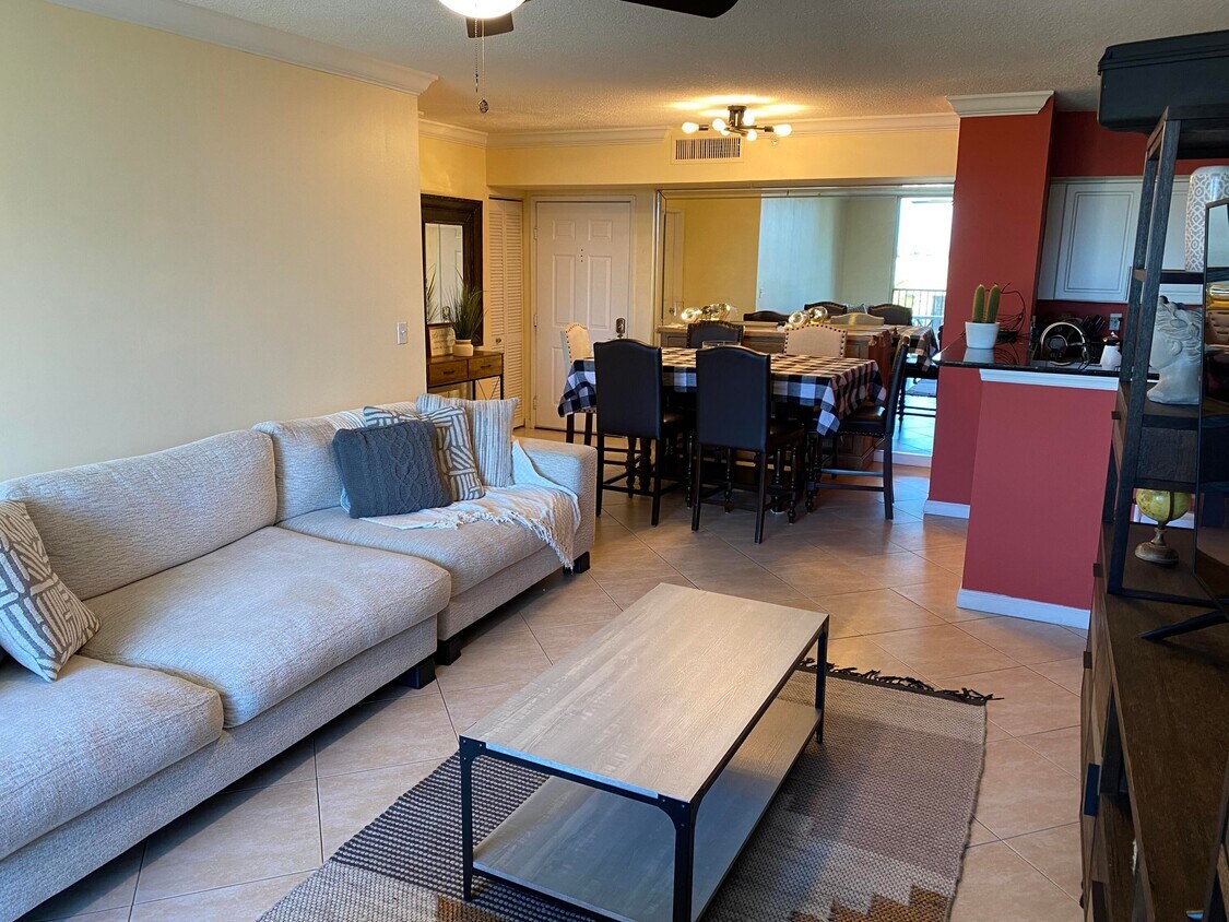 651 Okeechobee Blvd Unit 503, West Palm Beach, FL 33401 Condo for