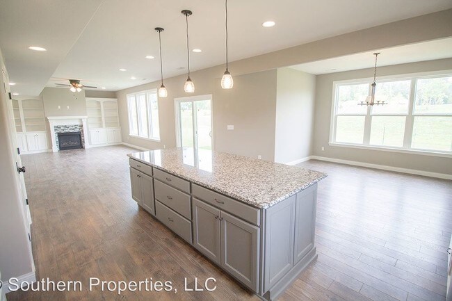 Foto del edificio - 4 br, 2.5 bath House - 5651 Ralph Dobbs Way