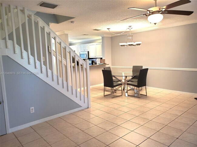 Foto del edificio - 746 NW 208th Way