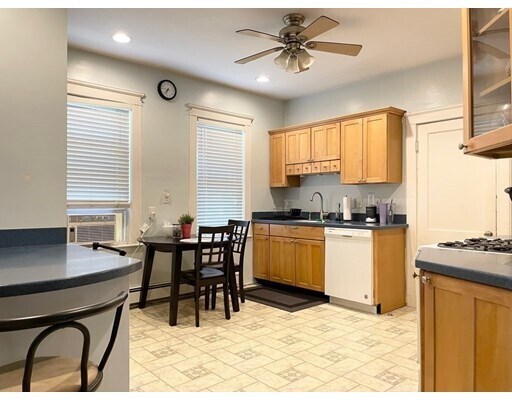 Building Photo - 46 Poole St