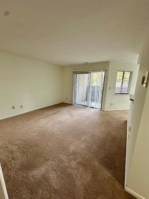 Building Photo - 2201 Hedgerow Road