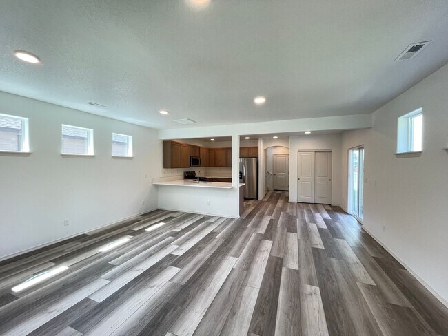 Foto del edificio - Brand New Hayden Home