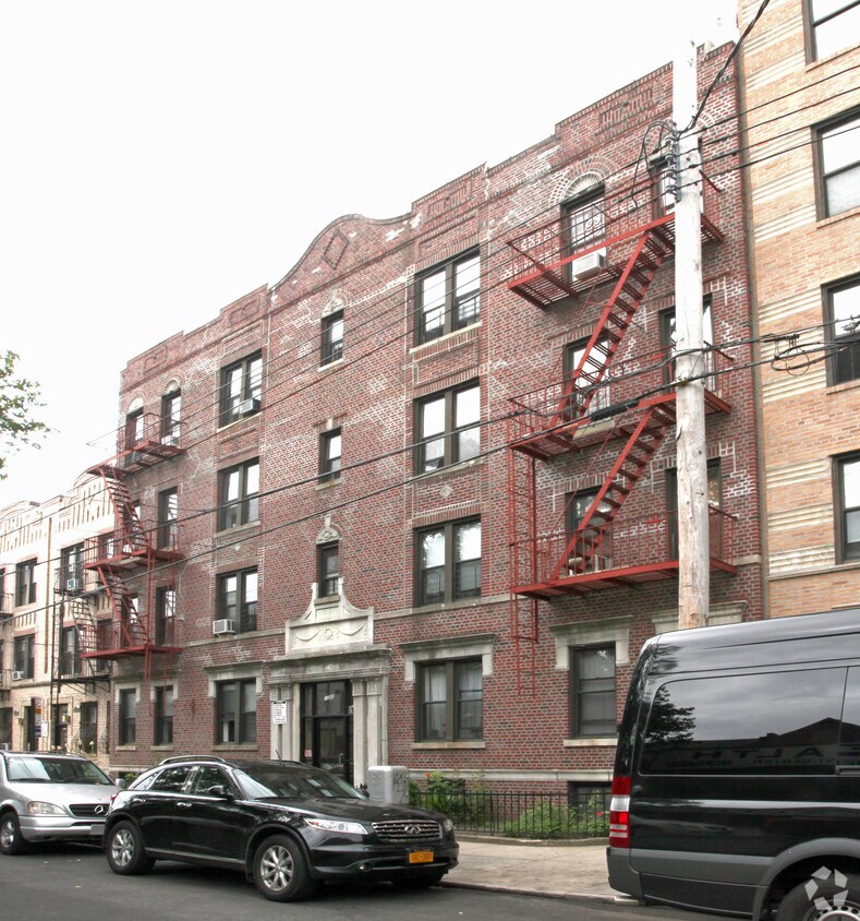 Building Photo - 1668 E 13th St