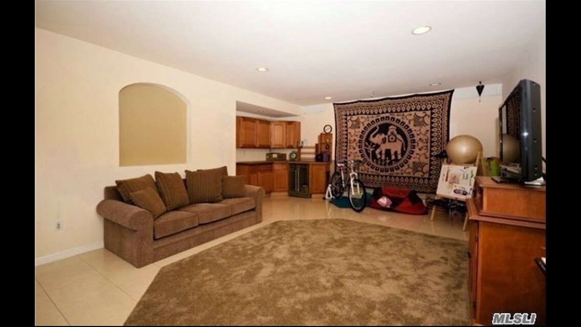 Primary Photo - 39 Circle Dr