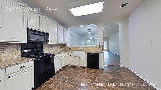 Foto del edificio - 24526 Walnut Pass