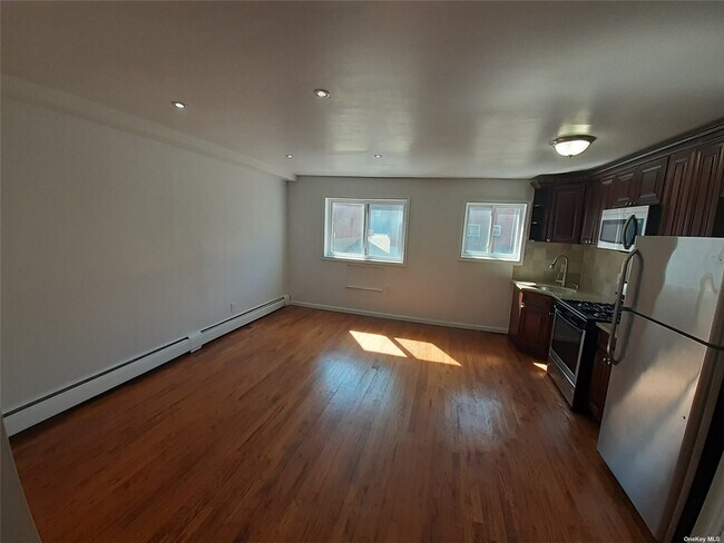 Foto del edificio - 964 Ashford St