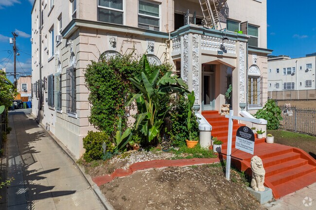 Foto del edificio - 833 S Mariposa Ave