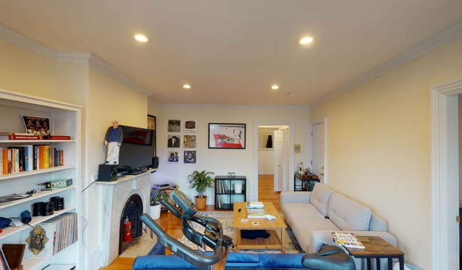 Building Photo - 8 Brimmer St