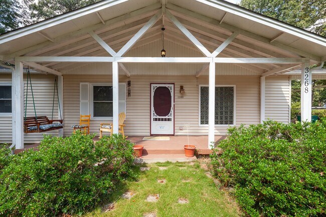 Foto del edificio - 3BR/2.5BA in Ideal Smyrna Location w/ Deck...