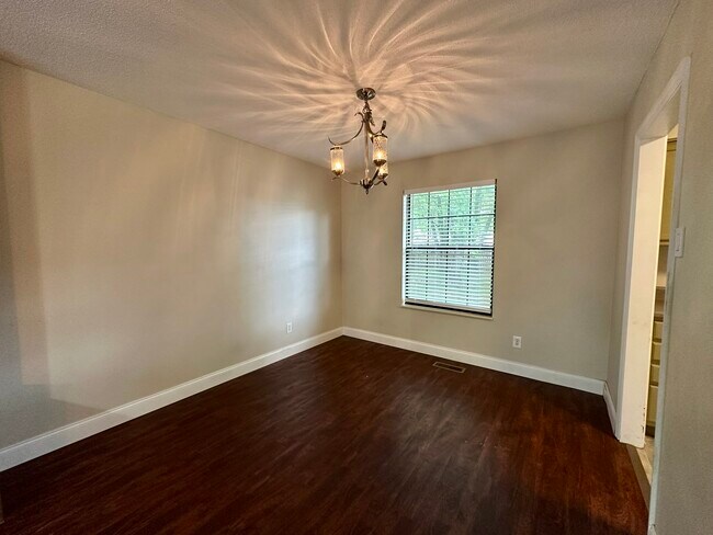 Building Photo - 1812 Sedgewick Dr