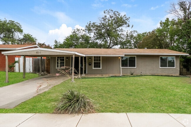 Building Photo - 455 Maplewood Ln