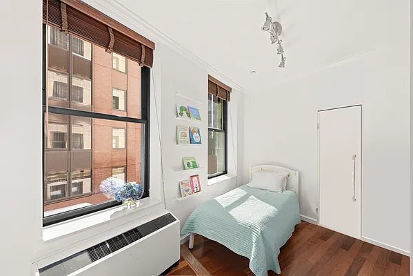 Building Photo - 1 Wall St Court, 1008