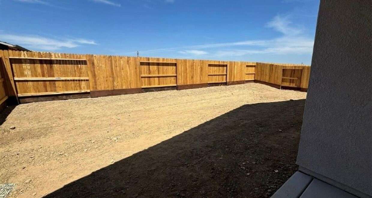 Building Photo - BRAND NEW (Solar) 4/2 w/Massive Backyard Roseville!  *Please read entire ad for viewings!!
