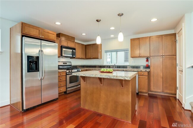 Foto del edificio - 9019 Stone Ave N