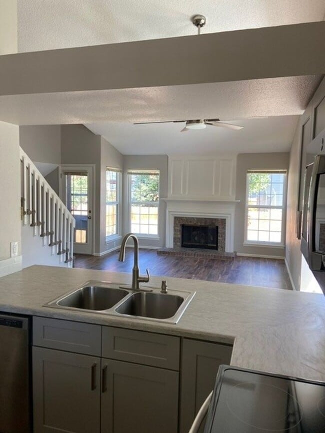 Building Photo - House in Lafayette