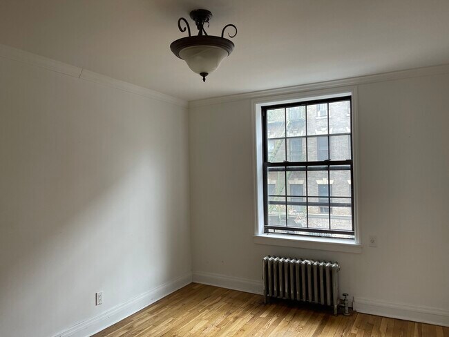 Building Photo - 226 W 150th St