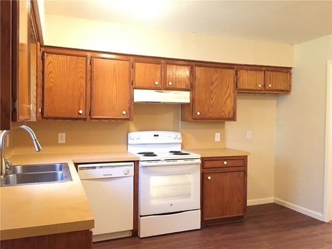 Building Photo - 707 Jack St