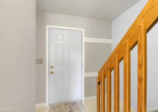 Building Photo - 3 br, 1.5 bath Townhome - 46 Ashley Dr
