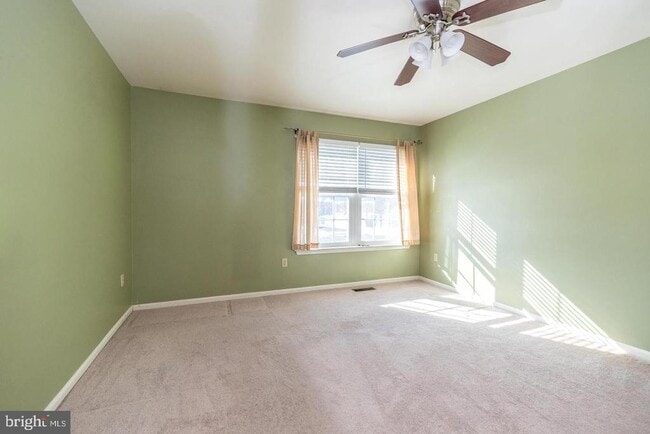 Building Photo - 3 Glen Meadow Ct