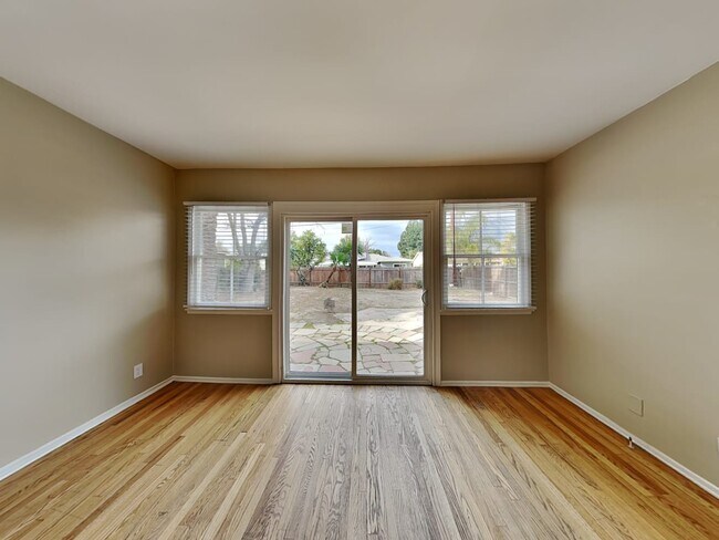 Building Photo - 5833 Willis Ave