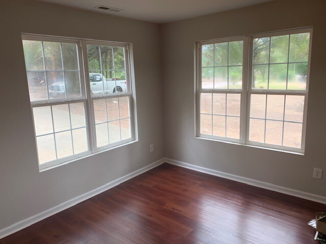 Building Photo - 824 Cumberland St