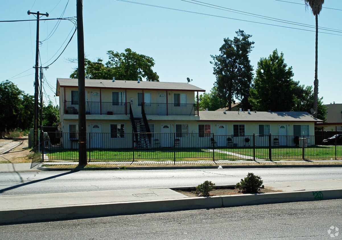 Primary Photo - 4805 E Balch Ave