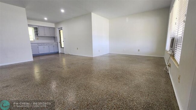 Foto del edificio - 2707 NE 32nd St