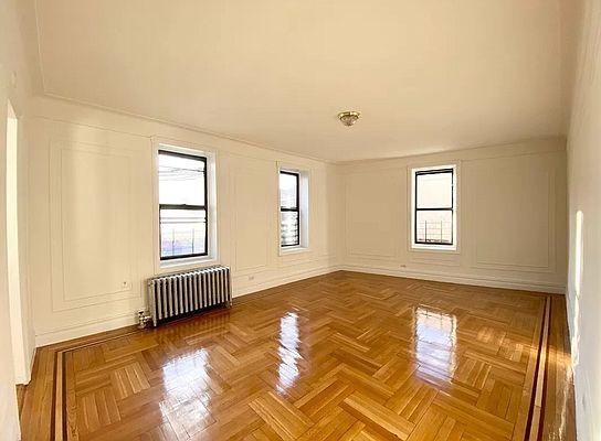 Foto del edificio - 2 bedroom in BRONX NY 10467