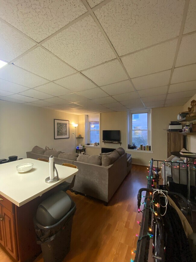 Foto del edificio - 3456 Sunnyside Ave