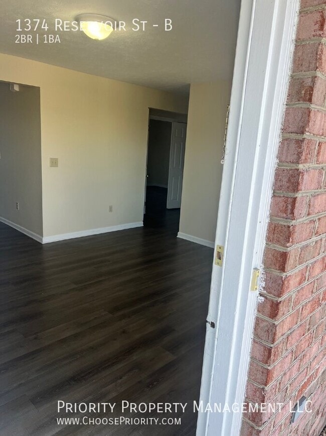 Building Photo - 1374 Reservoir St