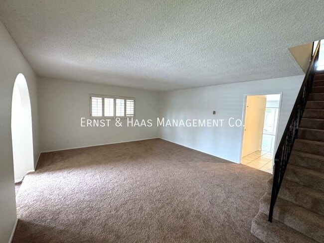 Foto del edificio - 242 1/2 Belmont Ave.-