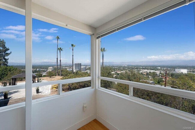 Building Photo - 15126 Rayneta Dr