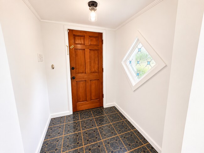 Foto del edificio - Cute 2 bedroom/1 bath home close to downtown, restaurants and shopping!