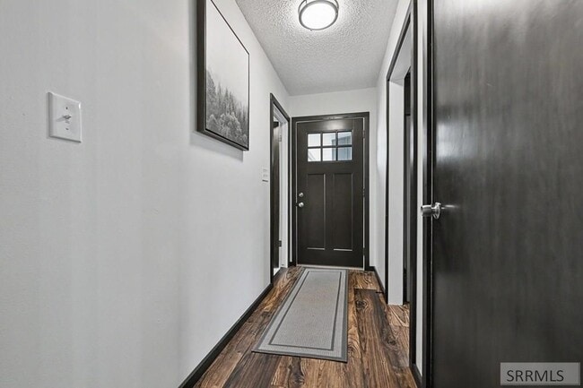 Building Photo - 373 Dale Dr