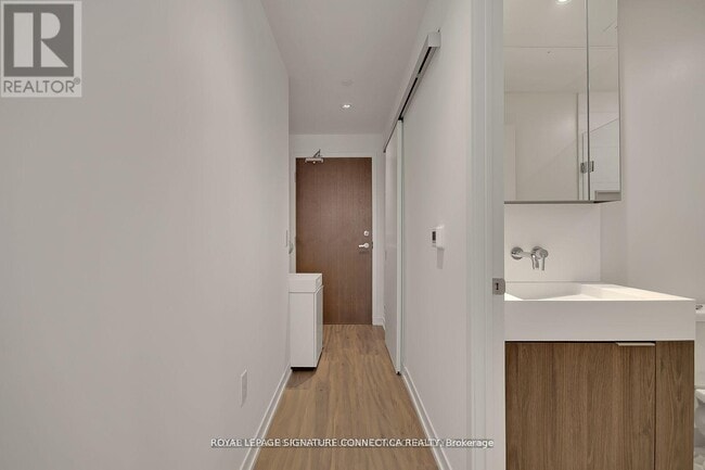 Photo du bâtiment - 15 Lower Jarvis St