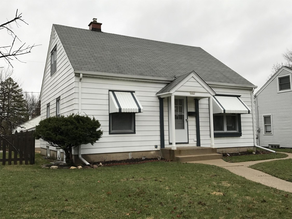 Foto principal - 2422 S 65th St