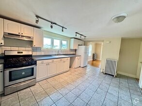 Building Photo - 85 Lynnfield St