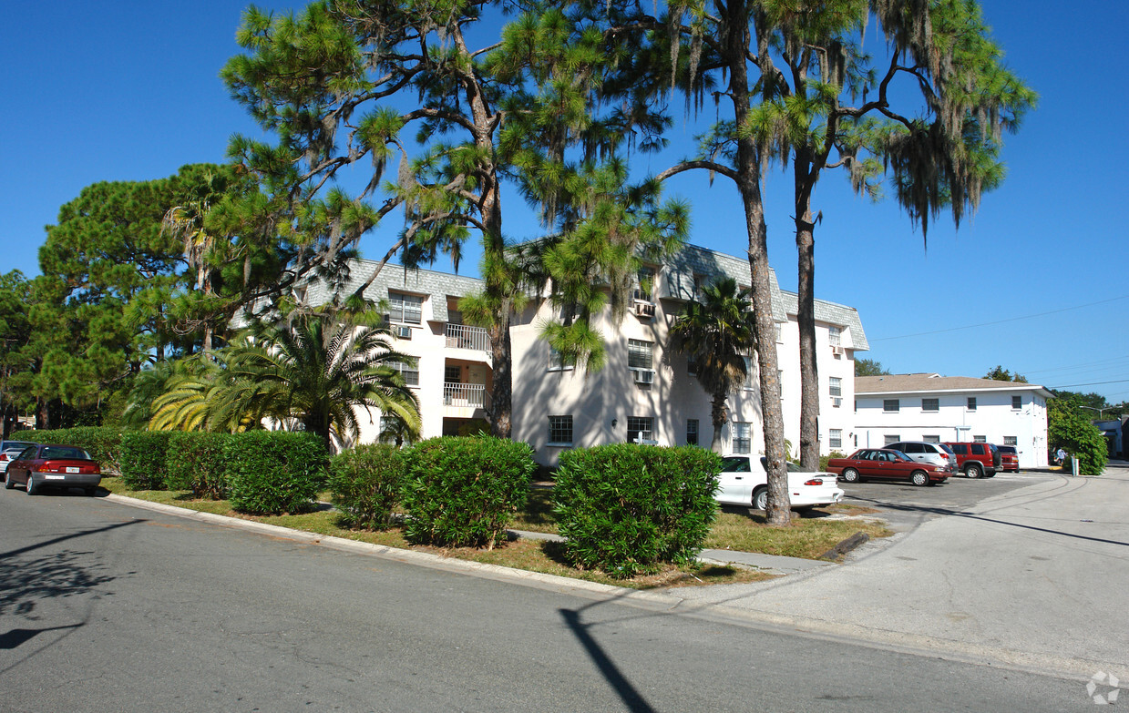 Building Photo - Hampton Bay Apartments
