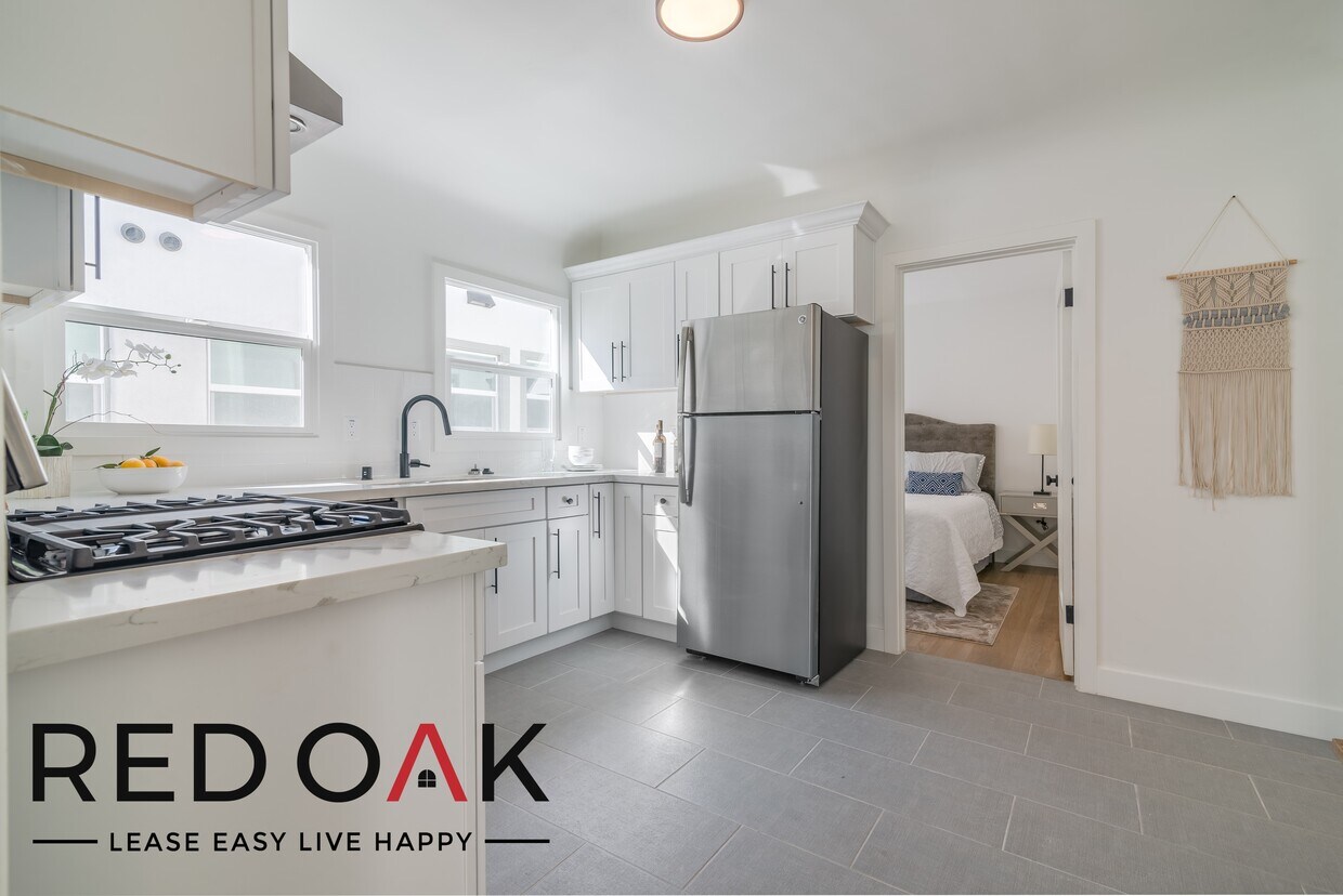 Primary Photo - ~1 Month FREE~ Fabulous One Bedroom Walk-U...