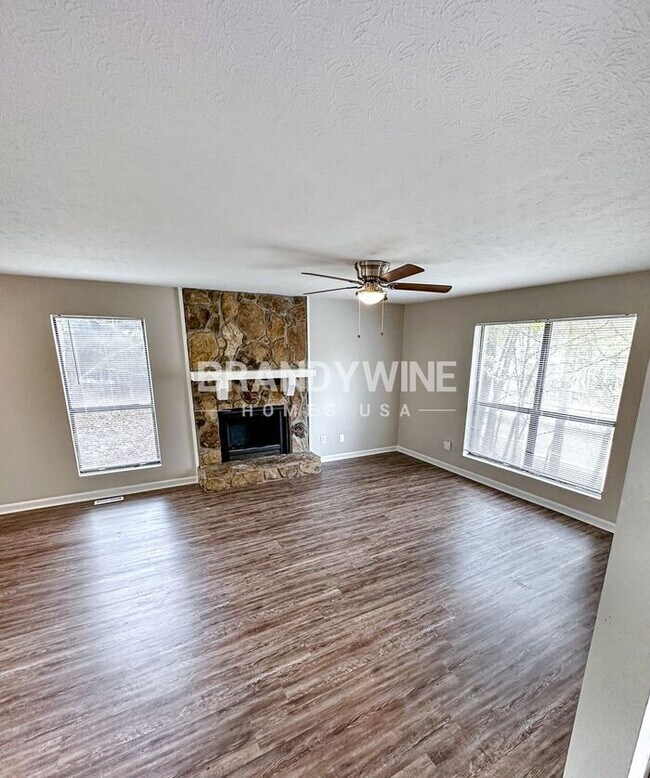 Building Photo - MOVE IN BY JUNE 23rd AND RECEIVE $1000 OFF...