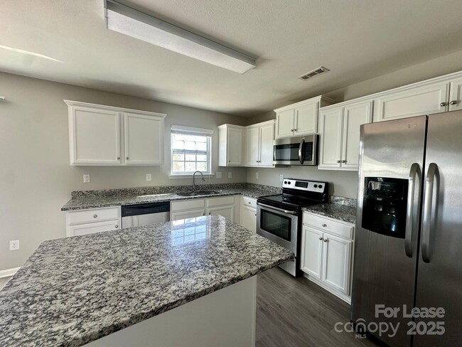 Foto del edificio - 2625 Cider Ridge Rd