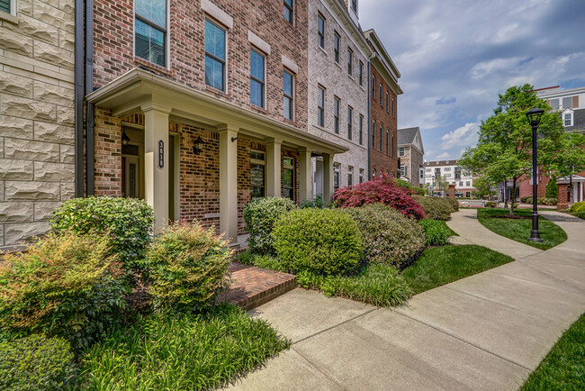 Building Photo - 3818 Duckling Walk