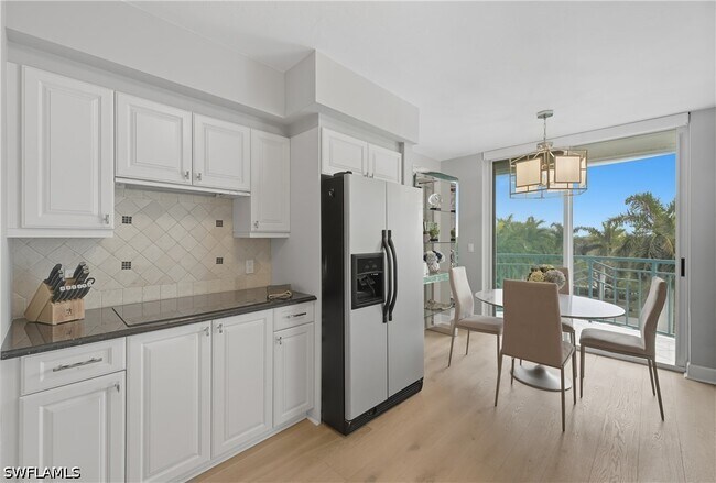 Foto del edificio - 7515 Pelican Bay Blvd