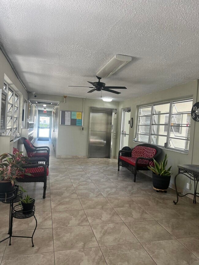 Foto del edificio - 330 SE 2nd St