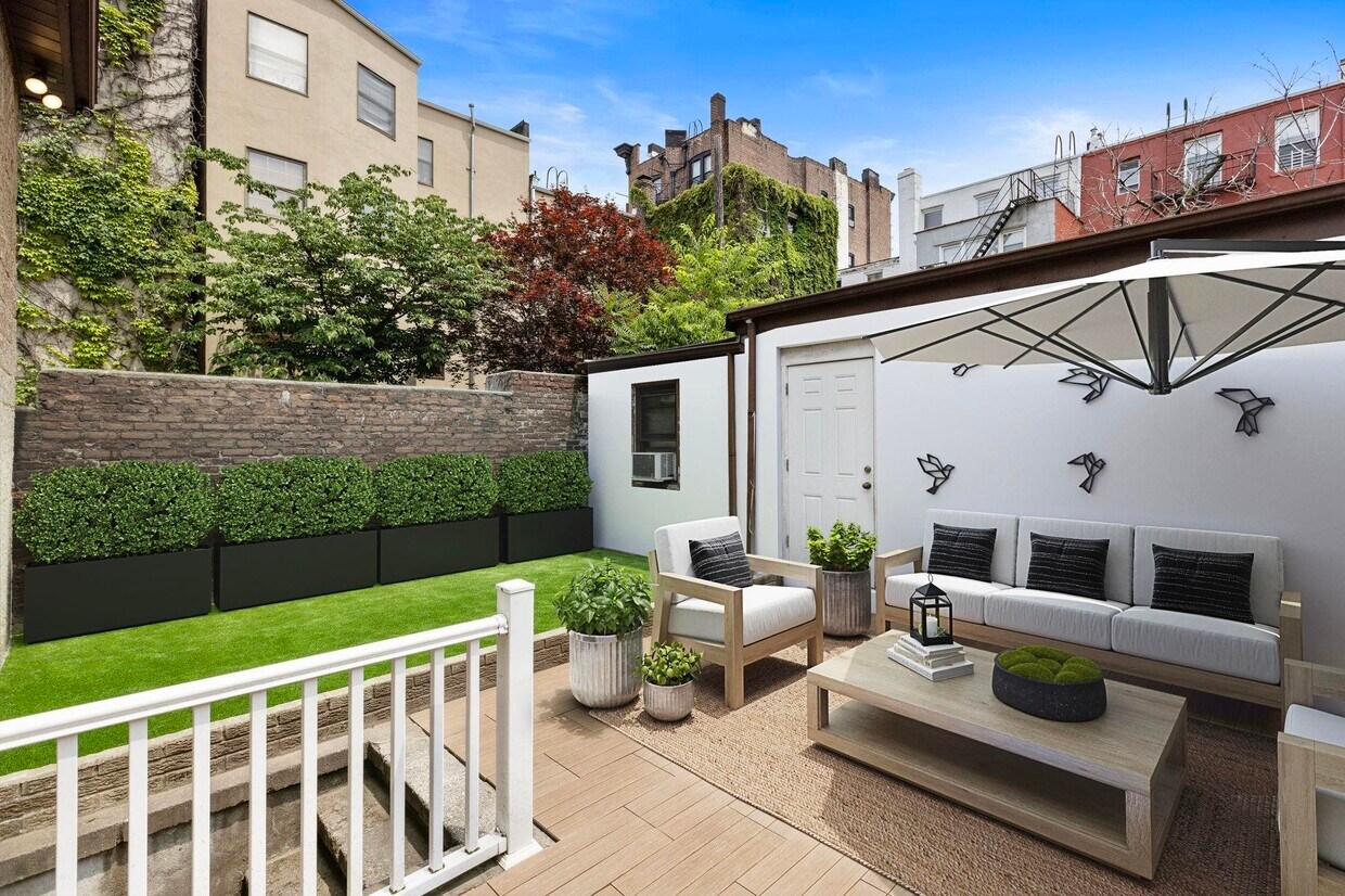 Primary Photo - 229 Park Ave