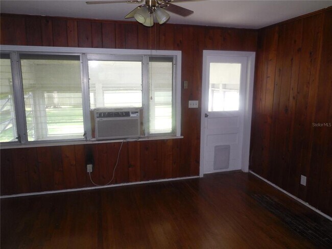 Foto del edificio - 819 40th Ave N